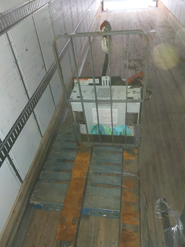 https://ct-prod-container-files.controltower.tech/prod/containers/2025/05/Ct-phxaz-000056215/455e6d1a-65c7-42d2-86a9-4d4a9e2ac105/20250529_070947.jpg