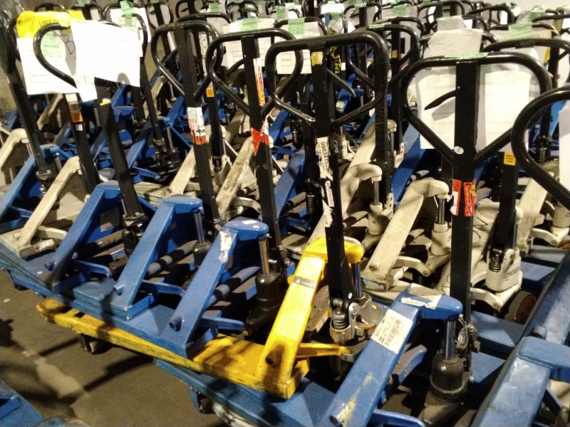 Manual Pallet Jacks - Shipment # 426077