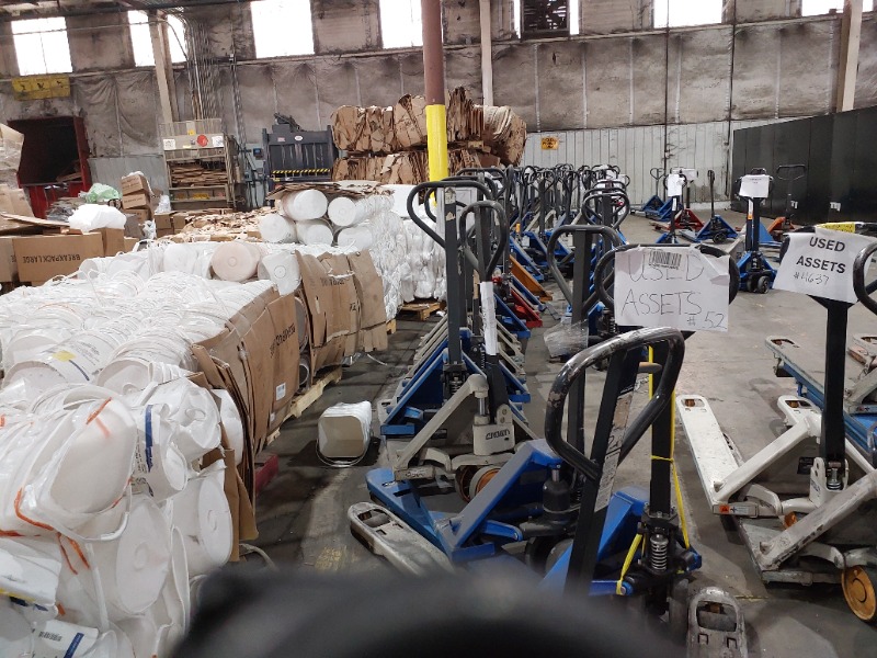 pallet jacks 